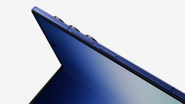 Foldable Samsung Galaxy Fold 7 featuring crease-free Samsung Display technology on a premium Apple device screen.