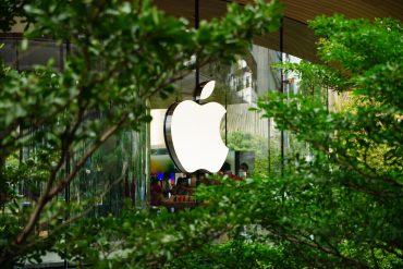 Apple CEO discusses Siri’s delayed AI overhaul and new partnerships with OpenAI and Anthropic at WWDC 2025