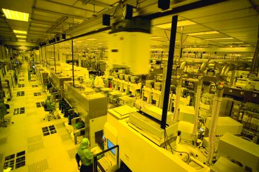Inside a clean room: EUV lithography with wafers for AI chips.