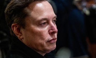 Elon Musk pauses third-party push to safeguard Tesla and SpaceX relationships