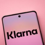 Klarna shifts BNPL credit risk via a multi-year forward-flow agreement with Nelnet ahead of its U.S. IPO.