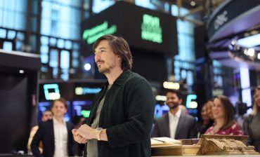Robinhood CEO Vlad Tenev rings the opening bell at the New York Stock Exchange as Robinhood Ventures Fund debuts on the NYSE offering retail investors access to private technology companies.