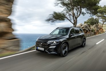 Mercedes Benz top end vehicles highlight Mercedes Benz Q1 2026 earnings, EV growth, luxury segment strength and financial results despite sales decline