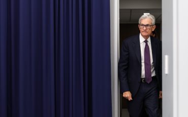 Jerome Powell, Chair of the Federal Reserve, speaking at a public event, as the Fed rate decision April 2026 keeps US interest rates unchanged, reflecting inflation risks, energy prices and the evolving Federal Reserve policy outlook