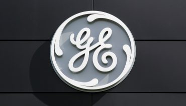 GE Aerospace Q1 2026 earnings showing strong backlog growth above $170 billion with rising orders revenue and services demand across commercial aviation and defense