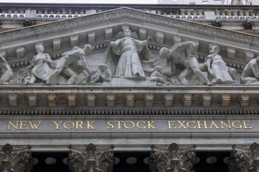 The New York Stock Exchange building in New York representing the S&P 500 rally, semiconductor earnings growth, and AI-driven market momentum