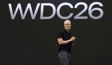 Apple CEO Tim Cook during the WWDC26 keynote introducing Siri AI, Apple Intelligence, and the company’s privacy-first AI strategy.