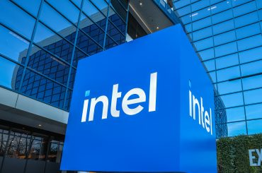 Intel headquarters campus in Santa Clara, California, highlighting the Apple Intel deal, Intel foundry strategy, Intel 18A process, and U.S. chip manufacturing expansion.