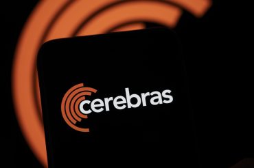 Cerebras logo representing Cerebras earnings, revenue growth, AI infrastructure expansion, OpenAI agreement, and AI inference computing.