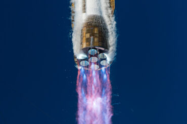 Blue Origin New Glenn rocket illustrating Blue Origin funding, Blue Origin valuation, New Glenn blast, Jeff Bezos investment, space infrastructure, and outside investors.