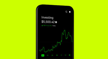 Robinhood trading app interface displayed on a smartphone showing the fintech investment platform after Robinhood Q2 earnings report, record revenue growth, rising customer deposits and stock market reaction