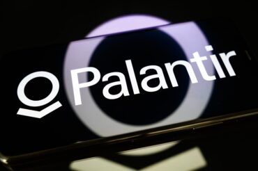 Palantir logo representing Palantir Q2 earnings, AI revenue growth, U.S. commercial revenue, enterprise AI demand, commercial growth, stronger profitability and Palantir financial results following record quarterly performance.