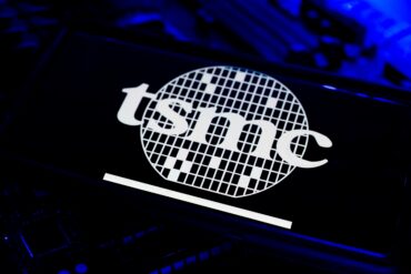 TSMC logo representing TSMC Q3 earnings, record profit, AI-driven semiconductor demand, 2nm production growth, strong gross margin and fourth-quarter guidance